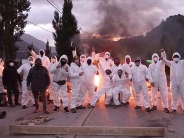 Straßenblockade bei Puerto Chacabuco mit der Forderung nach Abriegelung der Region Aysen, um die Bevölkerung  vor der Pandemie zu schützen