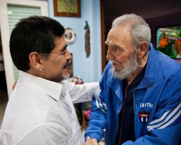 Über Jahrzehnte eng verbunden: Maradona und Fidel Castro