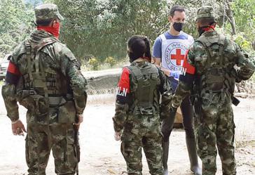 ELN-Einheiten übergaben vergangene Woche sechs Personen einer Kommission des Internationalen Roten Kreuzes