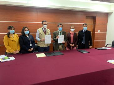 Die OAS und Vertreter des Obersten Wahlgerichts von Bolivien bei der Übereinkunft, "genauso wie im vergangenen Jahr" vorzugehen