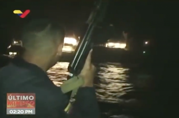 Schüsse vor den Bug: Szene aus dem Video der venezolanischen Marine