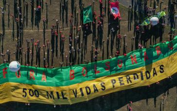 Demonstration in Brasília am Samstag: "Weg mit Bolsonaro. 500.000 Menschenleben verloren". Auch Rechte schließen sich nun den Protesten an