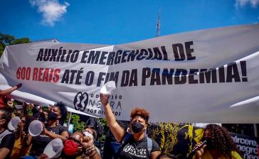 Die Protestierenden fordern die weitere Auszahlung von 600 Reais pro Monat Corona-Hilfe