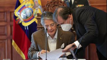 Führen massive Haushaltskürzungen durch: Ecuadors Präsident Guillermo Lasso und sein Finanzminister Simón Cueva