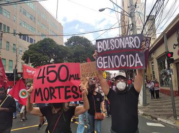 Eine Demonstration in Campinas im Mai 2021 gegen Bolsonaros Corona-Politik