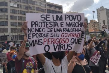 Aktuelle Proteste gegen Präsident Bolsonaro: "Die Regierung ist gefährlicher als ein Virus".