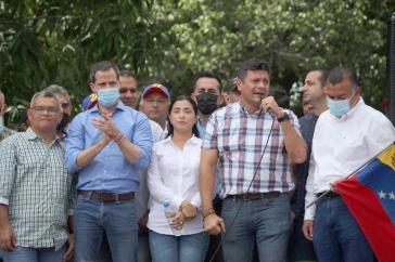 Bundesstaat Barinas weiter umkämpft: Disqualifizierter MUD-Kandidat Freddy Superlano stellt Ehefrau Aurora im Beisein von Juan Guaidó als Ersatzkandidatin vor