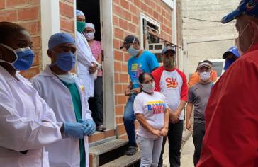 Kubanische Fachkräfte der "Misión Barrio Adentro" im Einsatz gegen Covid-19 in Caracas