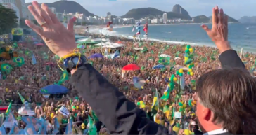 Bolsonaro stimmte Anhänger:innen an der Copacabana auf die Wahl gegen Lula ein (Screenshot)