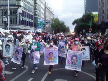 Eltern der verschwundenen Lehramtsstudenten aus Ayotzinapa bei einer Protestaktion am 26.September in Mexiko-Stadt