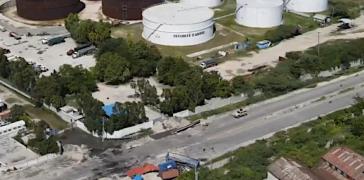 Ein Polizeivideo vom 6. November zeigt eine der wieder freien Zufahrtsstraßen zum Treibstoffterminal