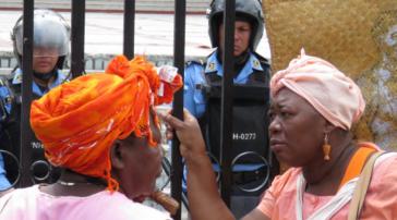 Garifuna protestieren in der Hauptstadt für ihre Landrechte und fordern Aufklärung im Fall der verschleppten vier jungen Männer aus der Gemeinde Triunfo de la Cruz