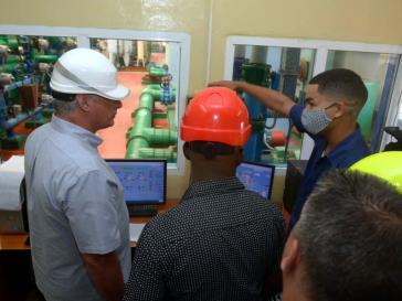 Präsident Miguel Díaz-Canel besuchte die Thermoelektrischen Kraftwerke von Mariel und Santa Cruz del Norte