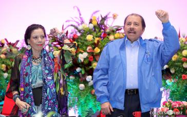 Präsident Daniel Ortega und dessen Ehefrau, Vizepräsidentin Rosario Murillo bei der Amtseinführung