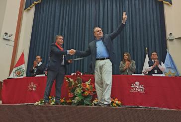 Limas Bürgermeister López Aliaga, "Porky", Opus Dei-Mitglied, bei seiner Amtseinführung am 11. November