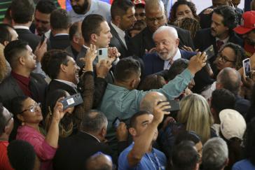 Lula wird gefeiert nach der Vorstellung seines neuen Sozialprogramms