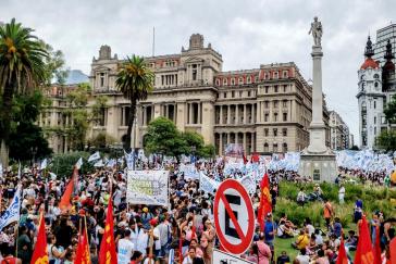 "Schluss mit der Justiz-Mafia": Tausende protestierten vor dem Justizpalast