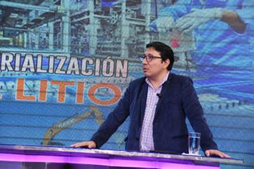 Boliviens Minister für Kohlenwasserstoffe und Energie, Franklin Molina, im Gespräch mit Bolivia TV am Sonntag