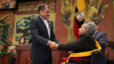 Moreno übernahm am 24. Mai 2017 das Amt von seinem Parteigenossen Correa. Kurze Zeit später ließ er ihn ausspionieren