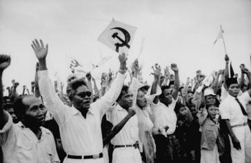 Unterstützer der PKI bei bei einer Wahlkampfveranstaltung in Indonesien 1955. Die Partei hatte über drei Millionen Mitglieder