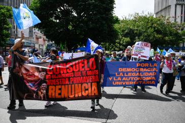 Demonstrierende verlangen den Rücktritt von Staatsanwältin Consuelo Porras