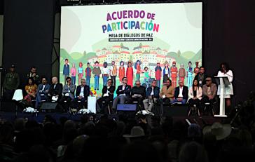 Gustavo Petro, Pablo Beltrán und andere Akteure im Friedensprozess in Kolumbien traten gemeinsam auf