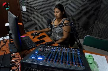 Nachdem Tosepan die Konzession für den Betrieb des Radios erhalten hatte, stellte sie fest, dass sie damit auch Telefon- und Internetdienste anbieten konnte