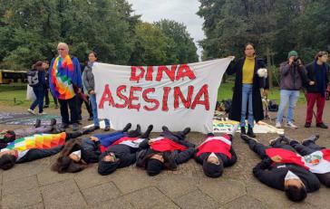 "Dina, Mörderin": Protest vor dem Schloss Bellevue