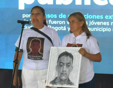 Rubiela Giraldo (li) und Jacqueline Castillo beim öffentlichen Akt der Regierung Petro am 3. Oktober 2023