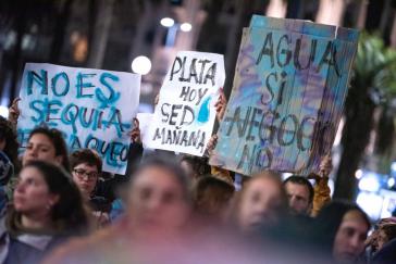 Demonstration zur Verteidigung des Menschenrechts auf Wasser in Montevideo (Mai 2023)
