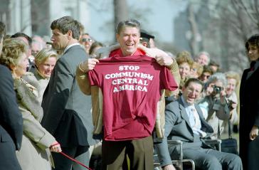 Antreiber des Contra-Krieges: US-Präsident Ronald Reagan auf einem Foto von 1986