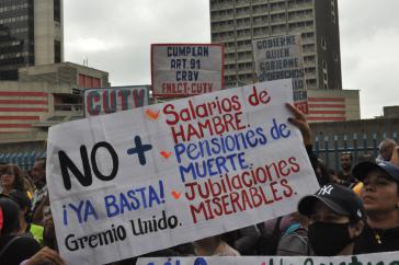 Lehrkräfte in Venezuela protestieren in Caracas für angemessene Löhne und Renten sowie ihre Arbeitsrechte