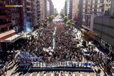 Großdemonstration zum Gedenken an die Diktatur und gegen die aktuelle Politik von Javier Milei