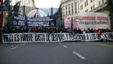 Zehntausende zogen am Tag von San Cayetano zum Plaza de Mayo