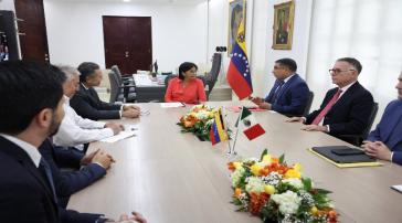 Treffen der Delegationen von PDVSA und Pemex in Caracas mit Vizepräsidentin Delcy Rodríquez