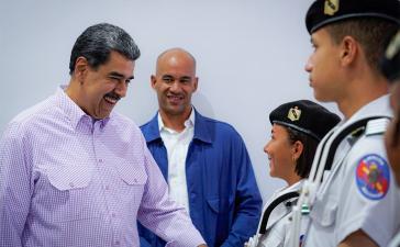 Venezuela zeigt sich verteidigungsbereit. Staatschef Nicolás Maduro beim Besuch einer Militärschule Venezuela zeigt sich verteidigungsbereit. Staatschef Nicolás Maduro beim Besuch einer Militärschule