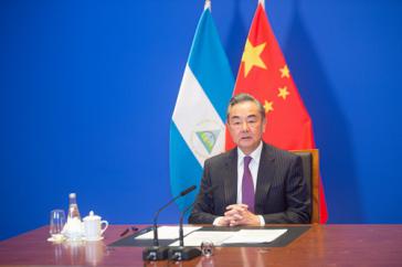 Chinas Außenminister Wang Yi bei einem virtuellen Treffen mit einer nicaraguanischen Delegation. Kontakte dieser Art können durch die USA ab jetzt mit Visa Beschränkungen sanktioniert werden