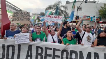 Die Menschen in Argentinien protestieren gegen die geplante Arbeitsmarktreform