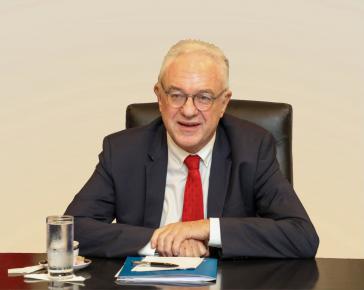 Uruguays Außenminister Mario Lubetkin gab die Entscheidung bekannt. Vorangegangen waren "Gespräche mit Washington"