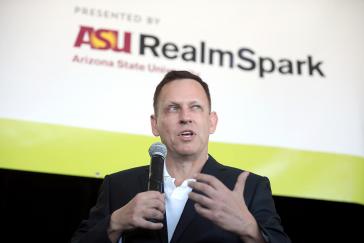 Peter Thiel als Redner bei einer Veranstaltung 2022 Peter Thiel als Redner bei einer Veranstaltung in 2022