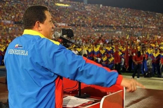 Präsident Chávez vor Anhängern