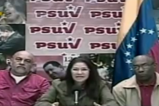 PSUV-Fraktionsvorsitzende Cilia Flores (m.) im TV