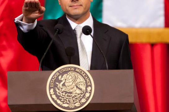 Enrique Peña Nieto bei Schwur der Treue in Abgeordnetenkammer