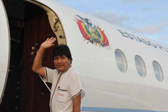 Boliviens Präsident Evo Morales beim Abflug auf die Fiji-Inseln