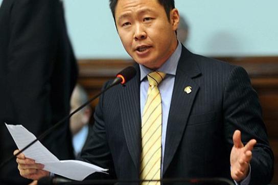 Der suspendierte Abgeordnete Fujimori während einer Rede im Kongress.