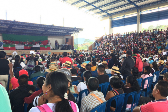 Treffen von Indigenen zur Besprechung der Lage nach den Attentat in Cauca