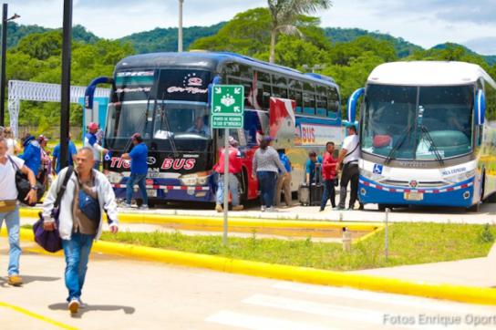 migracion con autobus